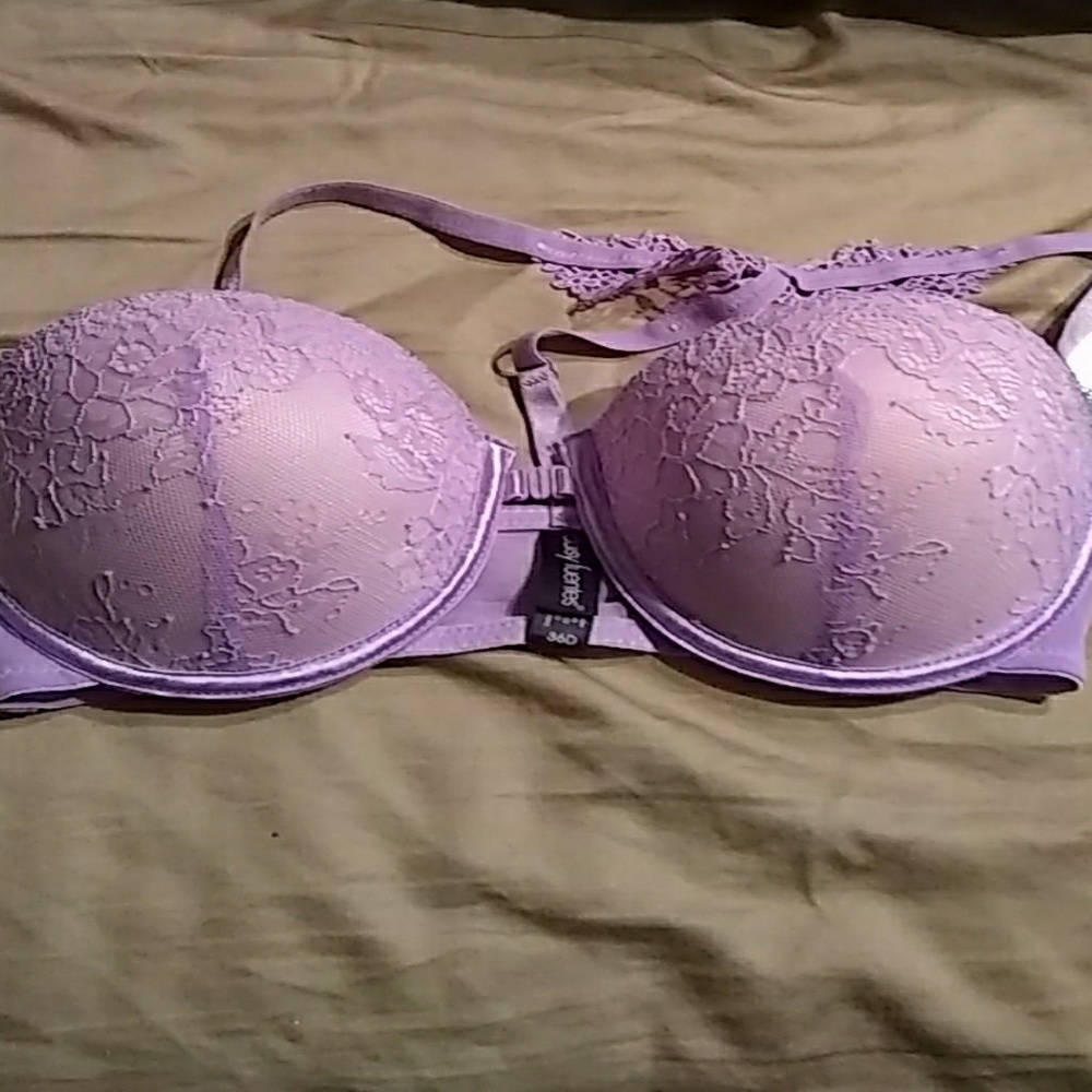Daisy Fuentes bra